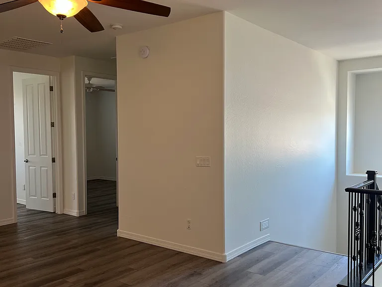 2901 E Iris Dr — Photo 54