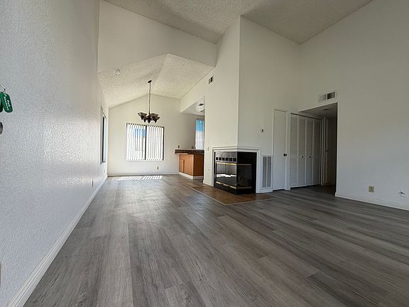 5th image of 336 Park Shadow Ct