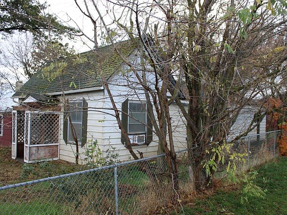 3rd image of 360 W College St