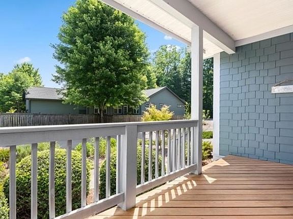 4th image of 66 Avonlea Ln
