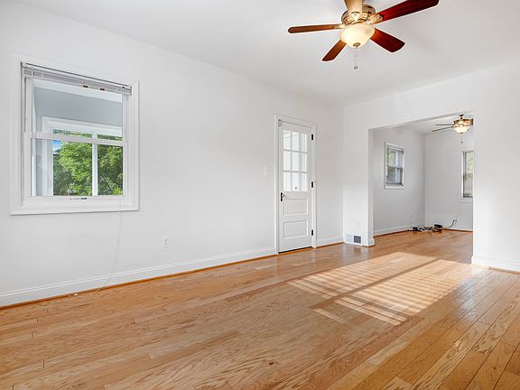 300 35th Street NE-10_08242023