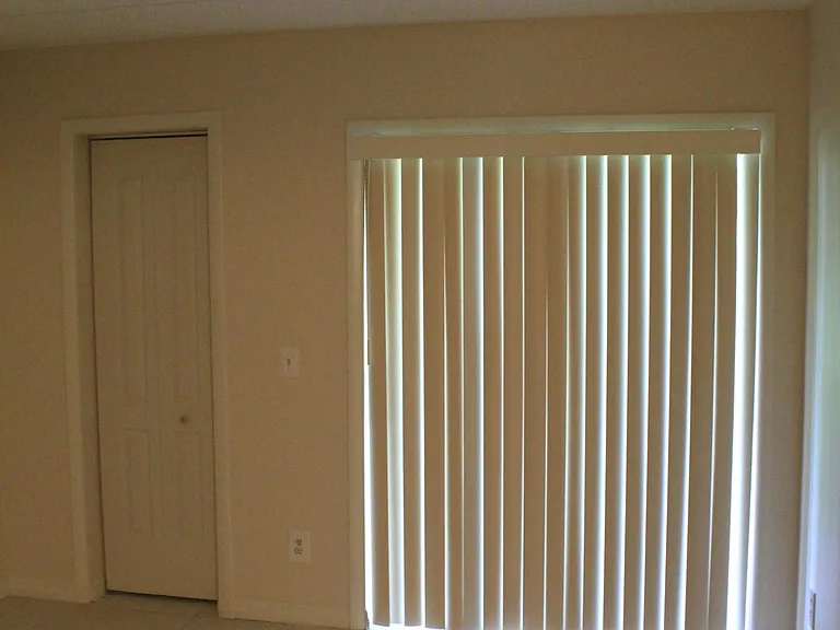 310 Meadows Cir — Photo 9