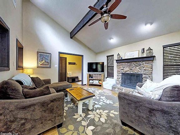 4th image of 15 Stoneledge Dr