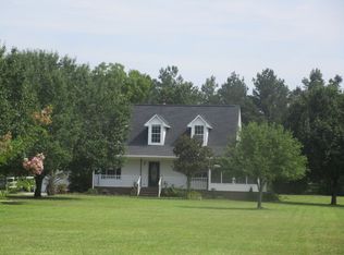 117 Mini Farm Rd, Bonneau, SC 29431