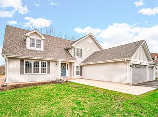 480 Flora Dr, Algonquin, IL