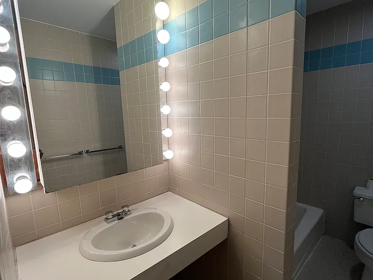 36 Beacon St #5 — Photo 9