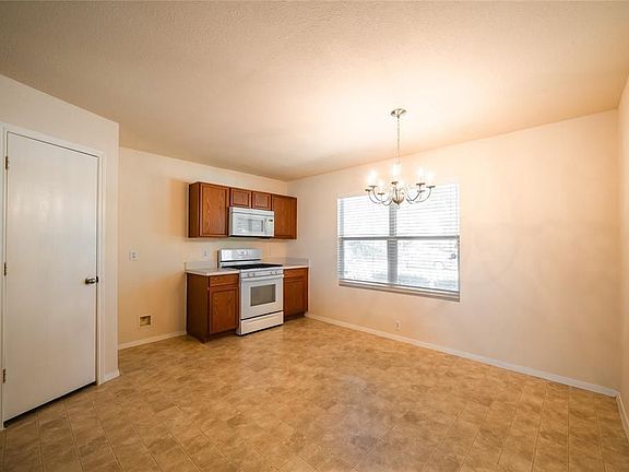 5th image of 3403 Becker Glen St