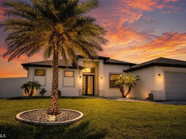1005 NE 13th Place Cpe, Coral, FL 33909