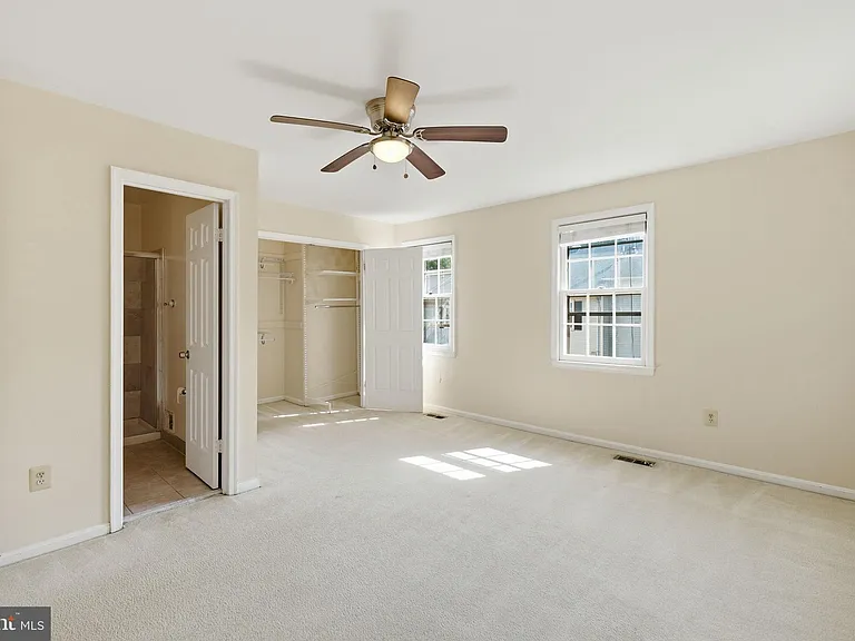 6012 Crown Royal Cir — Photo 16