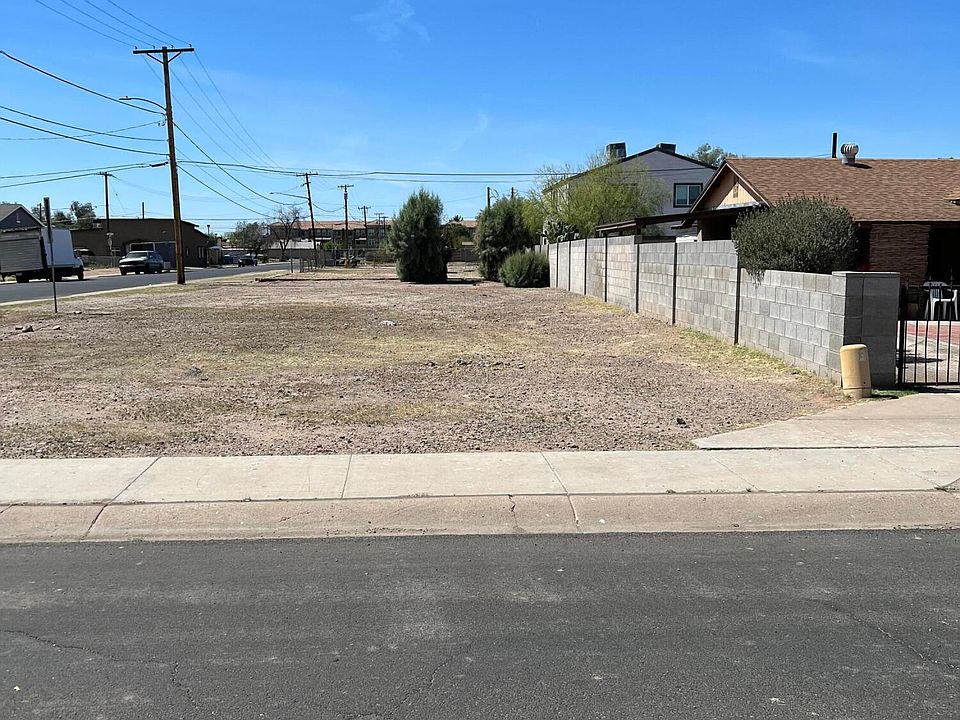 2nd image of 924 S 4TH Avenue #13