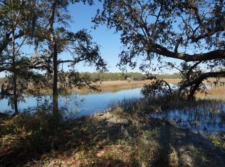 590 Parrot Point Dr, Charleston, SC 29412