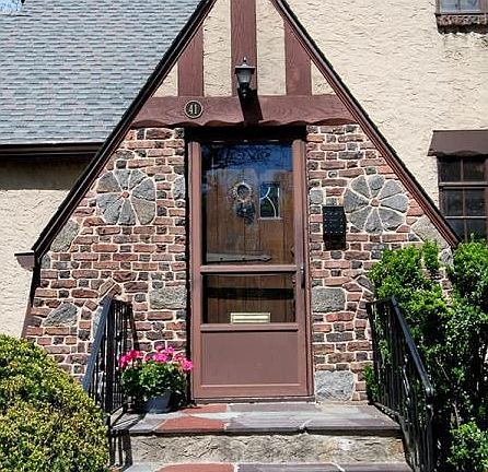 Front Stoop to Front Door