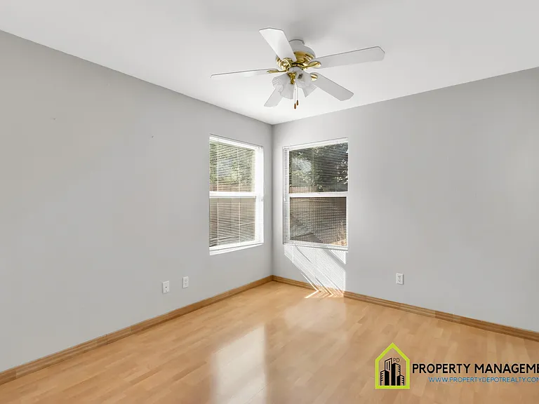 10118 Hampton Oak Dr — Photo 27