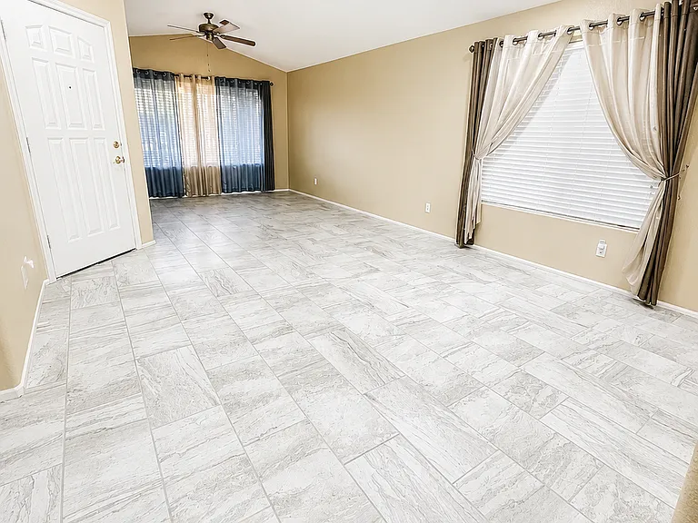 4631 E Torrey Pines Ln — Photo 18