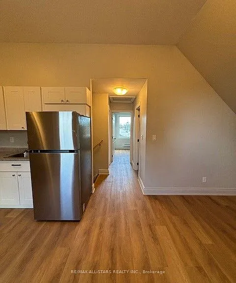 18 Lindsay St — Photo 6