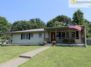 1800 Meadowlark Dr, Harrisonville, MO 64701