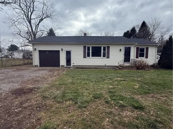 4450 Morefield Rd, Hermitage, PA 16148