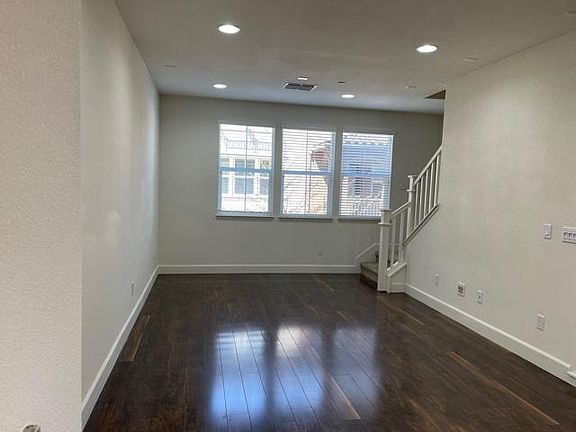 4th image of 511 Bellezza Pl