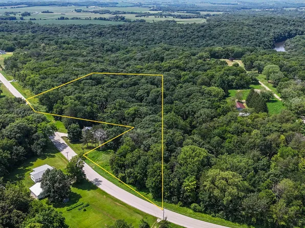 Boy Scout Rd, Central City, IA 52214