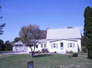 3516 E Parker Rd, Table Grove, IL 61482