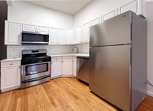 611 Grand St #1B Photo 1