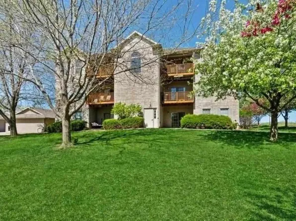 2892 Coral Ct APT 201, Coralville, IA 52241