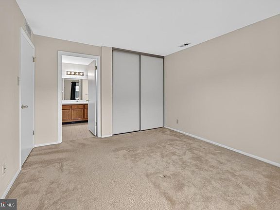 5th image of 2215 Durham Ct #C