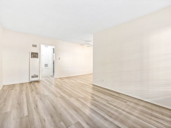 3rd image of 11026 Crenshaw Blvd APT 2