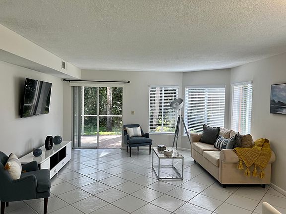 2nd image of 8-106 W Boynton Beach Blvd #8106