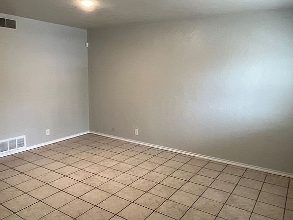 2nd image of 3018 S Lee Ave