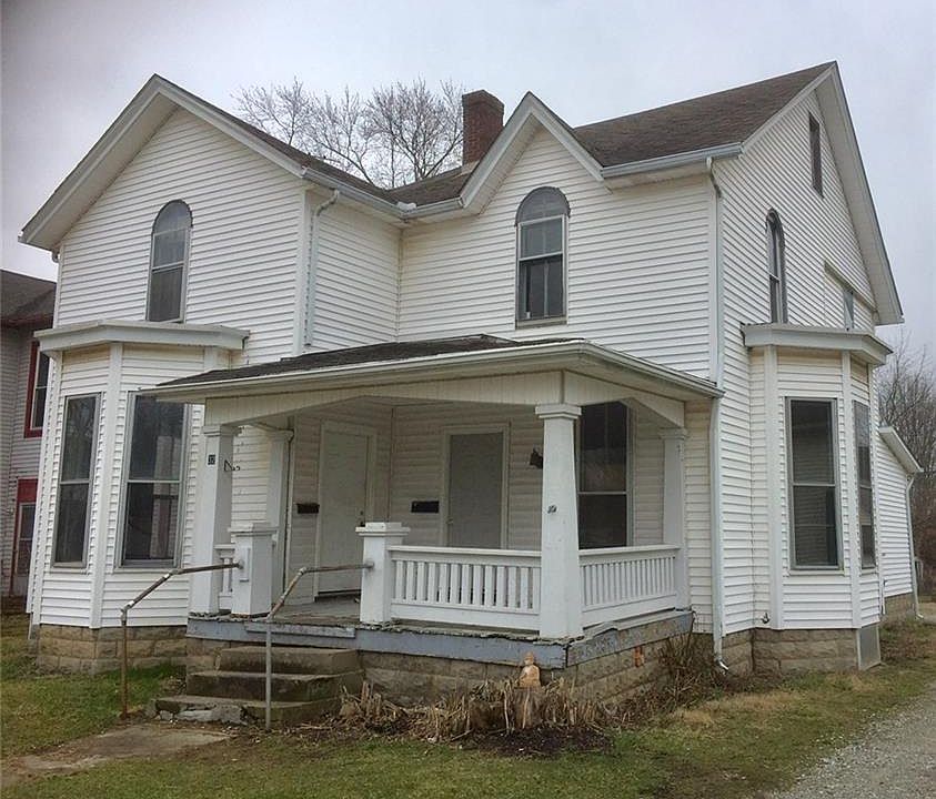 1st image of 32 E Washington St