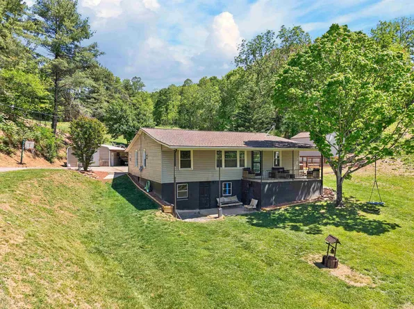 1033 Friendship Rd, Shawsville, VA 24162