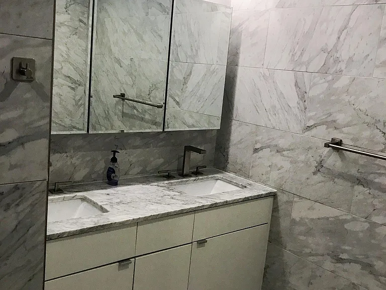 309 E St #24 — Photo 20
