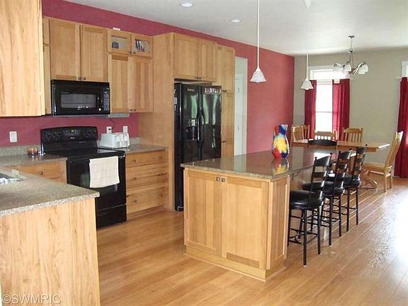 5th image of 7649 Wiczer Dr