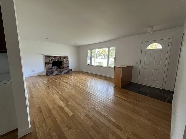 2044 Peters Rd — Photo 7