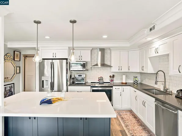2032 Golden Rain Rd APT 6, Walnut Creek, CA 94595