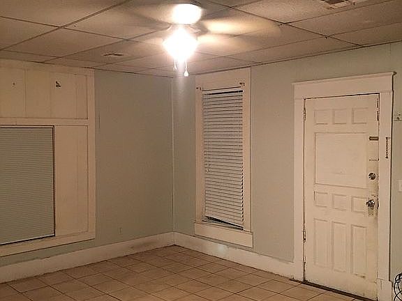 4th image of 34 W Seneca Ave
