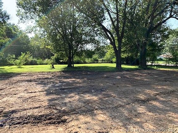 3rd image of 502 S 3rd St
