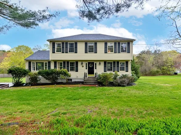 11 School St, Norfolk, MA 02056