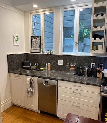 2nd image of 2445 Buchanan St APT 1