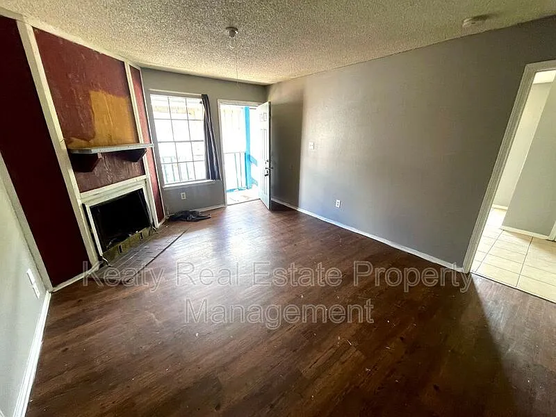 Studio, $700 — Photo 4