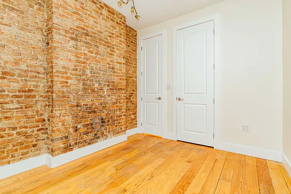 Rented by Nooklyn NYC LLC | media 30