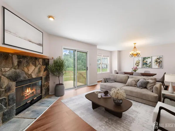 26 Allison Ct, Monmouth Junction, NJ 08852