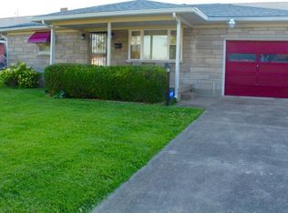 2202 Plantation Dr, Louisville, KY 40216