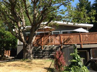 3712 NE 57th St, Seattle, WA 98105