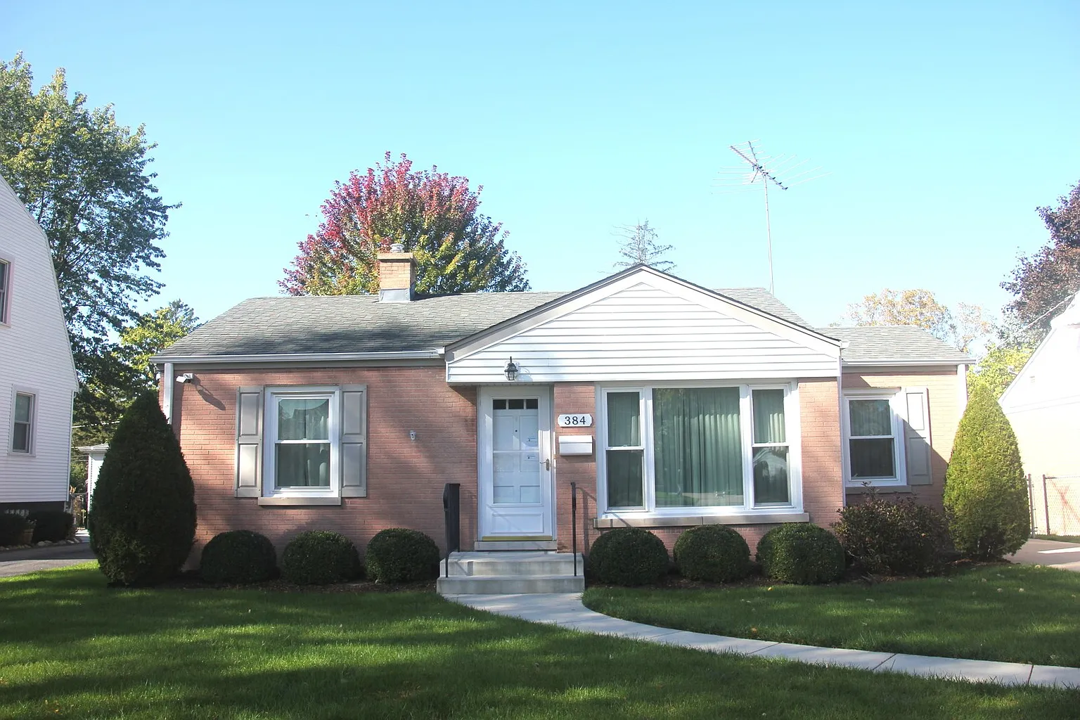 384 S Wolf Rd photo 1