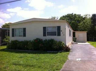 611 NW 215th Ave, Pembroke Pines, FL 33029
