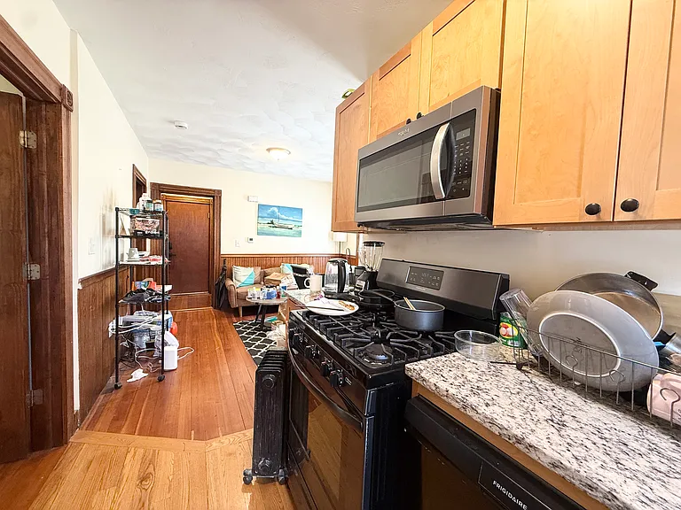146 Webster Ave #1 — Photo 6