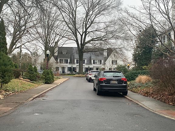 4th image of 28 Bedford Ct