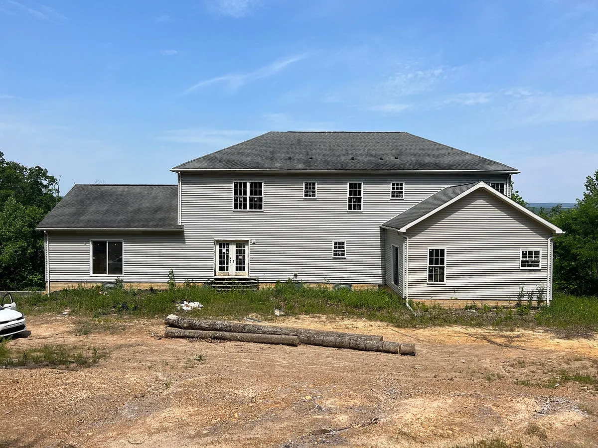 485 Lindsey Rd photo 1